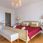 Victorias