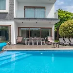 Vila Victorias *