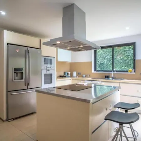 Вилла Victorias